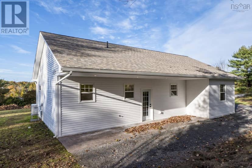 28 Davis Road — photo 21 of 24
