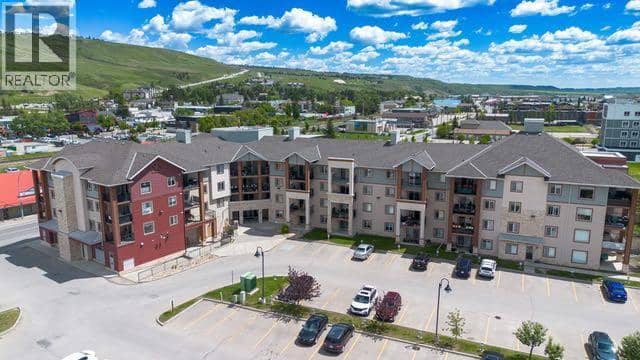 1316, 505 Railway Street W, Cochrane