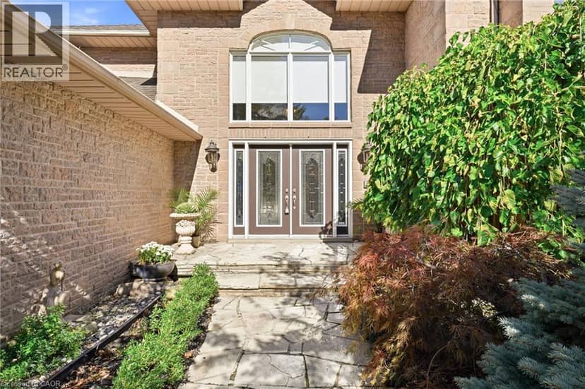 22 BURT Court, Stoney Creek, photo 3