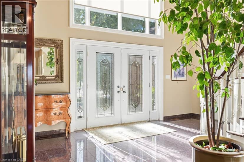 22 BURT Court, Stoney Creek, photo 4