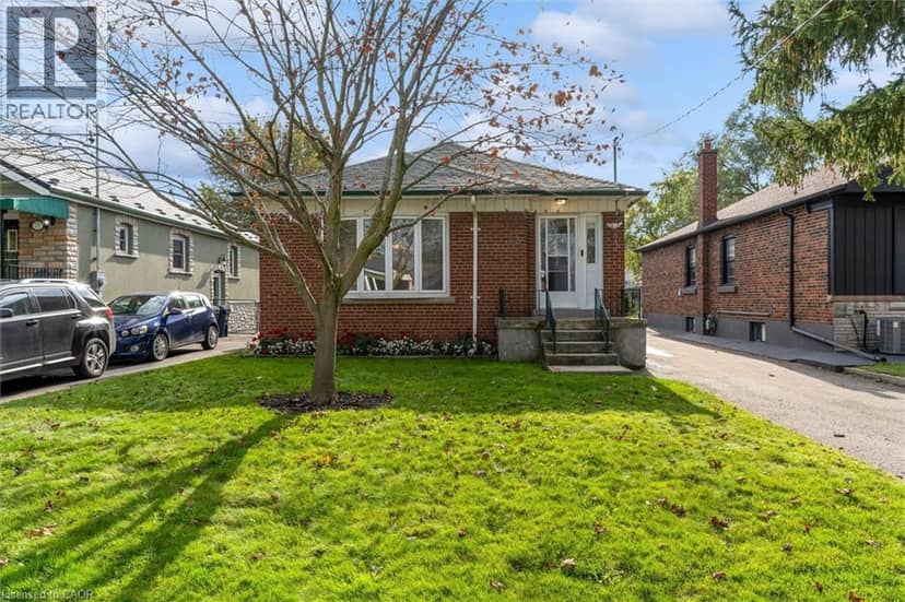 24 MULDREW Avenue, Toronto, photo 2