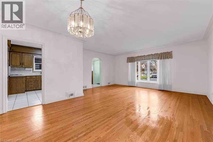 24 MULDREW Avenue, Toronto, photo 7