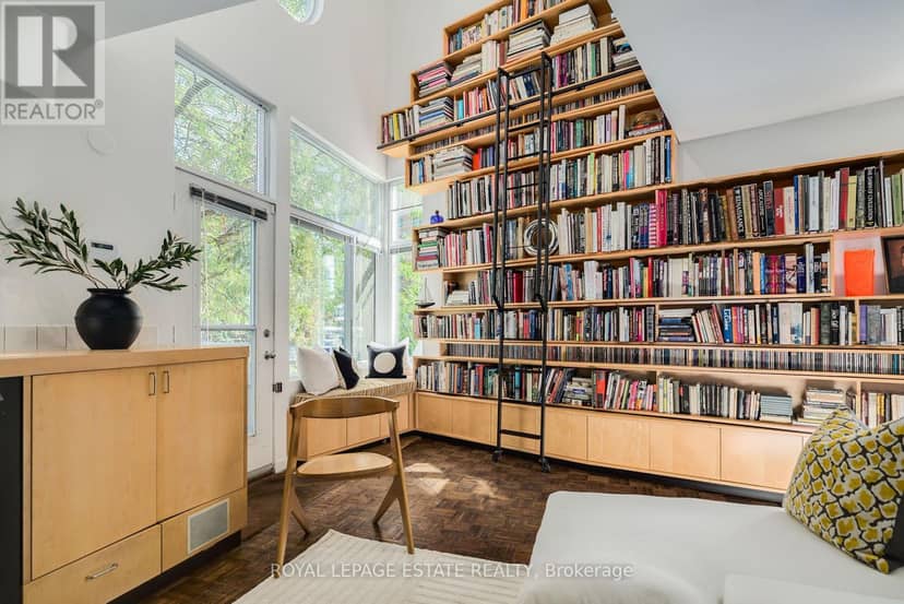 61 Seaton Street — photo 13 of 40