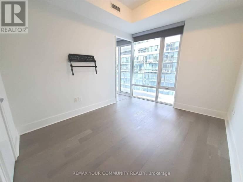 918 - 29 Queens Quay E — photo 10 of 30