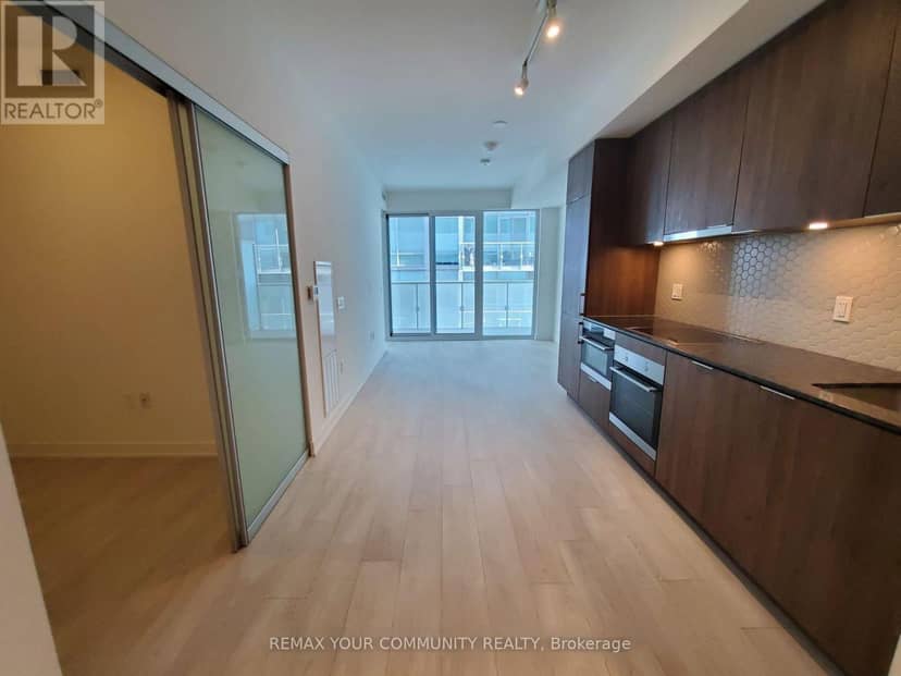 408 - 15 Queens Quay E — photo 1 of 37
