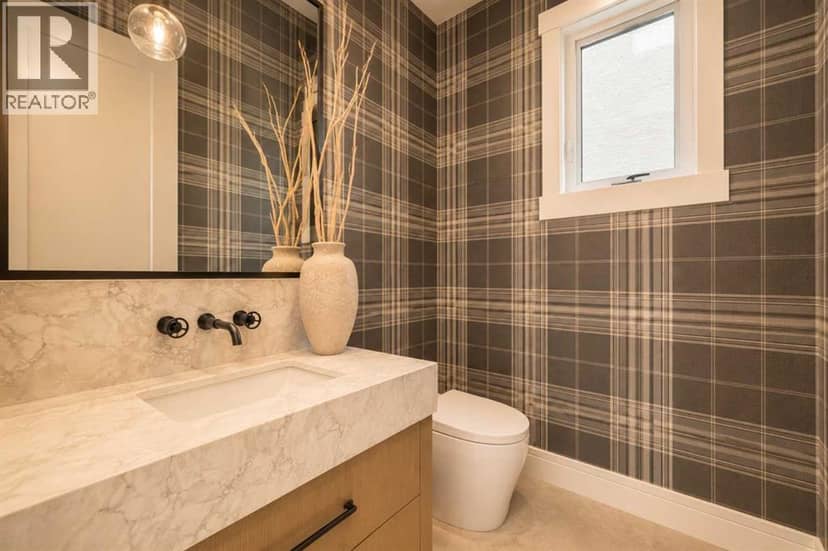 825 21 Avenue NW — photo 20 of 40