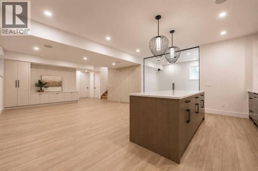 825 21 Avenue NW — photo 39 of 40