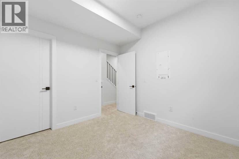 4, 521 15 Avenue NE — photo 32 of 40