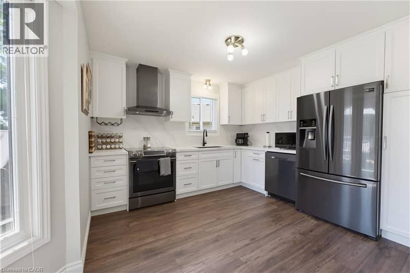 32 STONEHAVEN Place — photo 10 of 40