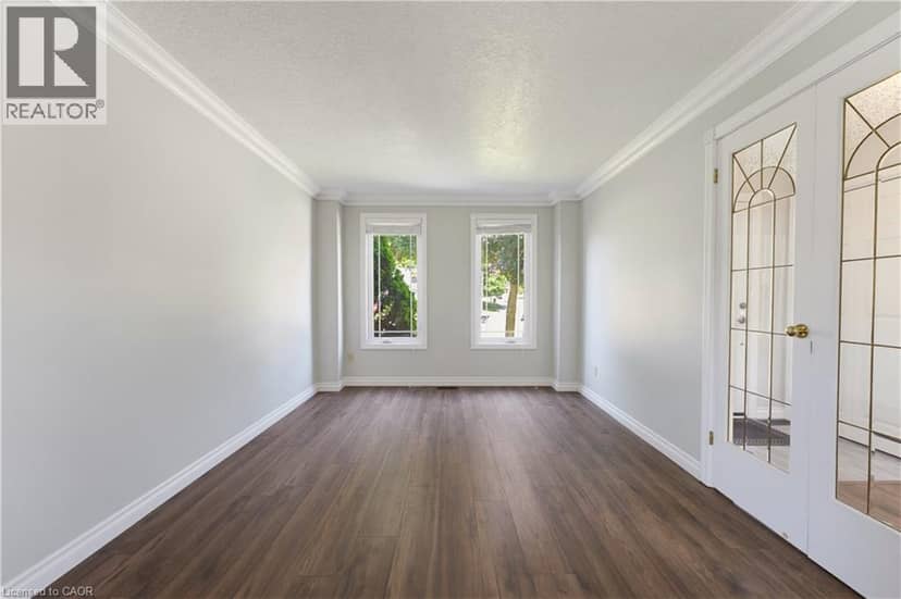 32 STONEHAVEN Place — photo 17 of 40