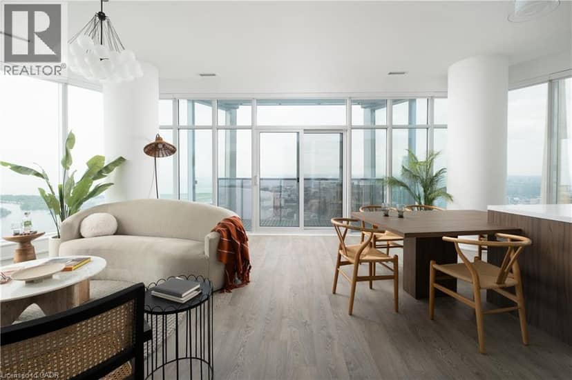 10 YORK Street Unit# 6210 — photo 4 of 40