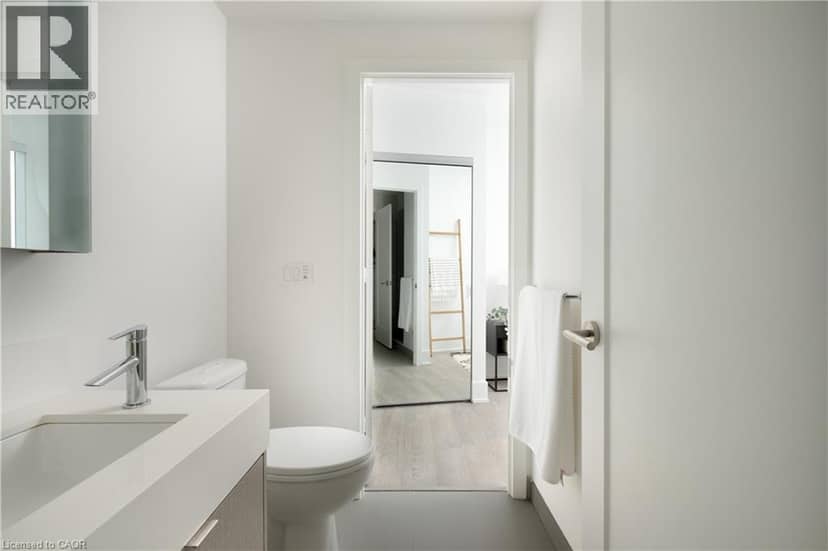 10 YORK Street Unit# 6210 — photo 33 of 40