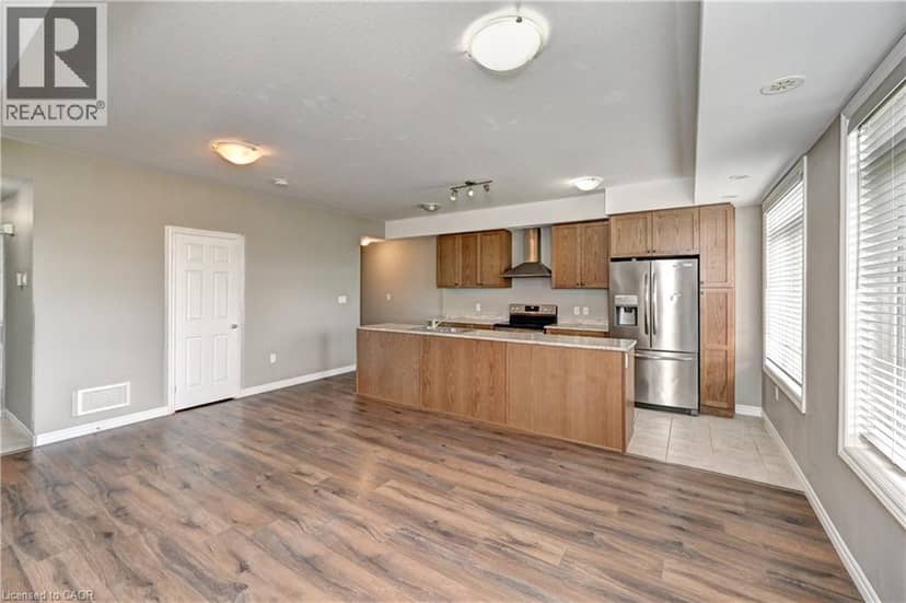 102 WHEAT Lane, Kitchener, photo 3