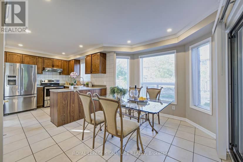1180 Oriole Crescent — photo 14 of 40