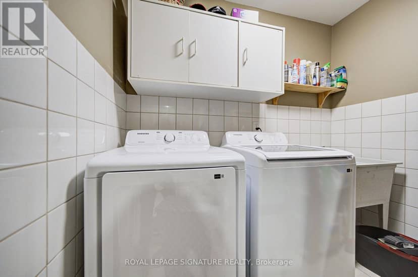 1180 Oriole Crescent — photo 21 of 40