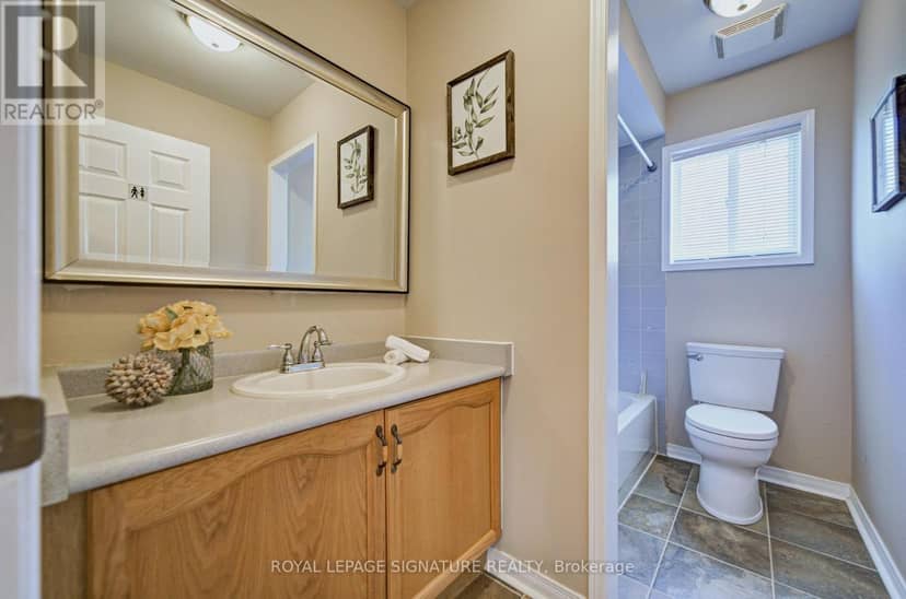 1180 Oriole Crescent — photo 35 of 40