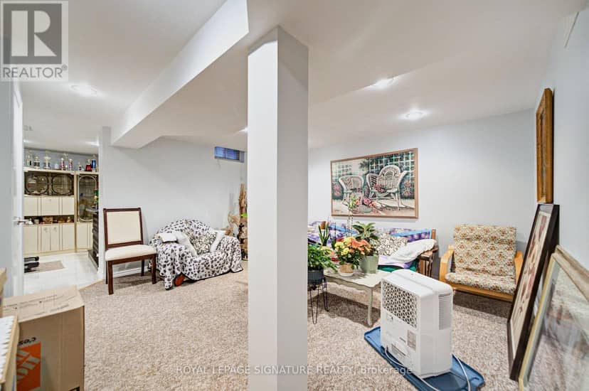 1180 Oriole Crescent — photo 40 of 40