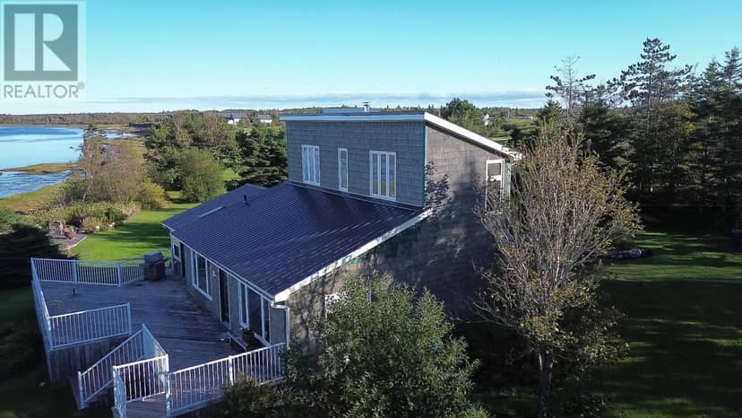 7 Bayside Crescent — photo 15 of 40