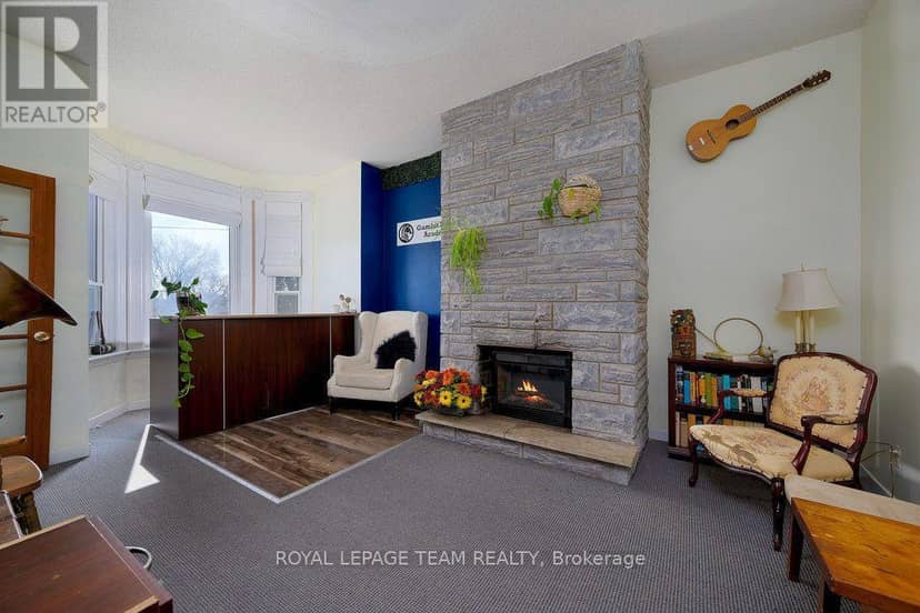 422 Donald B Munro Drive, Ottawa, photo 4