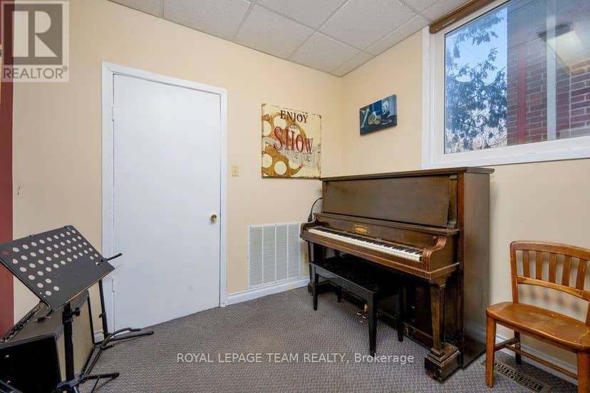 422 Donald B Munro Drive, Ottawa, photo 6