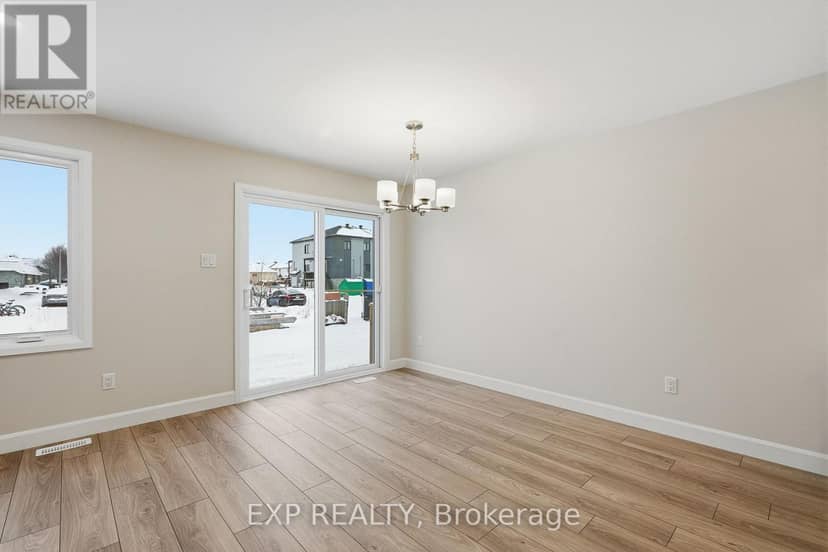 140 Elizabeth Crescent — photo 13 of 23