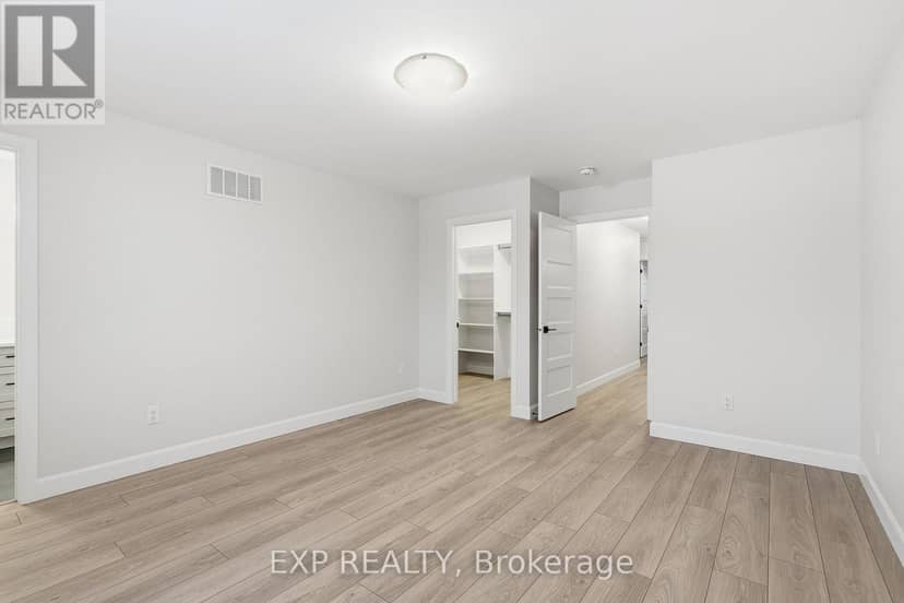 140 Elizabeth Crescent — photo 19 of 23