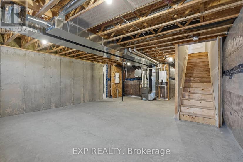 140 Elizabeth Crescent — photo 21 of 23