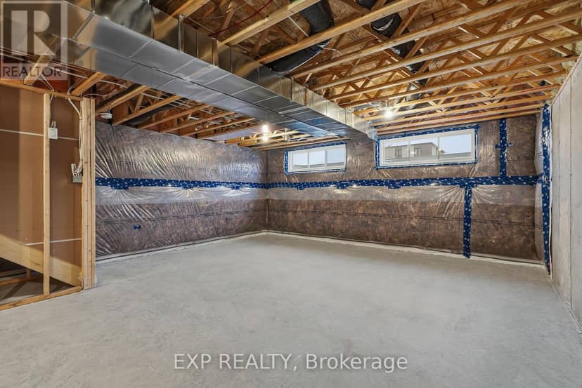 140 Elizabeth Crescent — photo 23 of 23