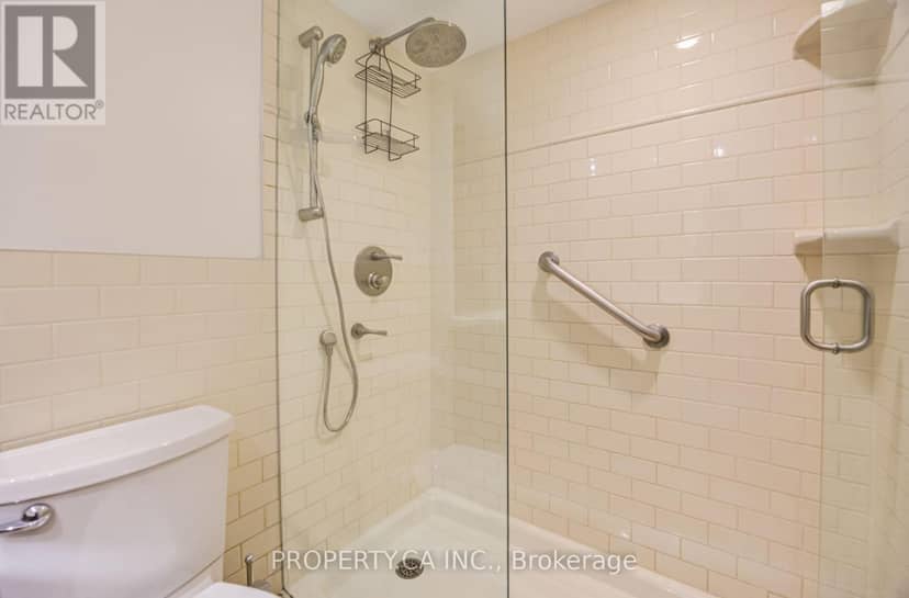209 - 330 Adelaide Street E — photo 18 of 30