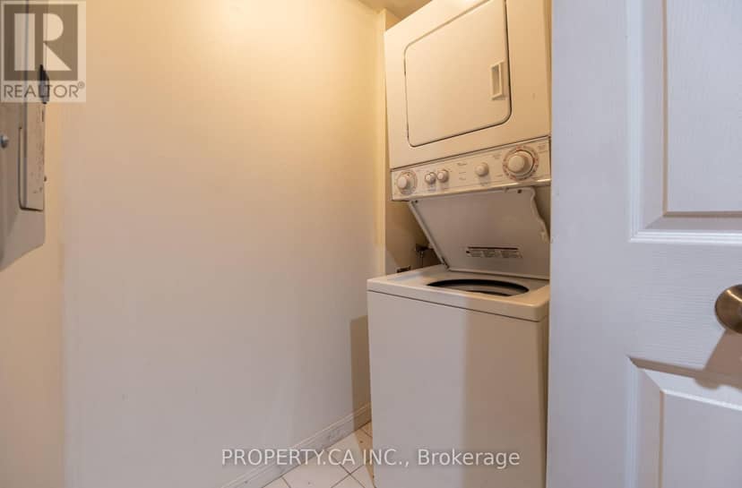 209 - 330 Adelaide Street E — photo 24 of 30