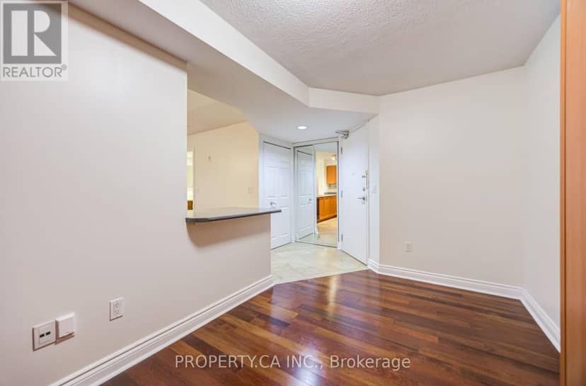209 - 330 Adelaide Street E, Toronto, photo 4