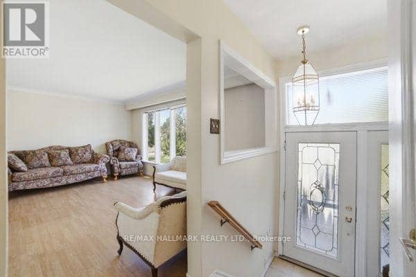 1392 Rebecca Street, Oakville, photo 5