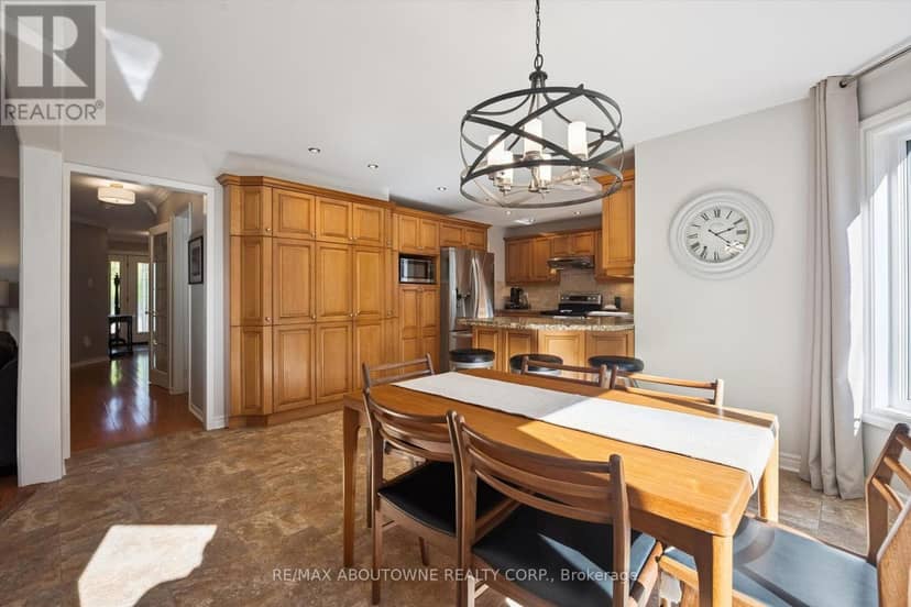 2086 Sprucedale Drive — photo 12 of 40