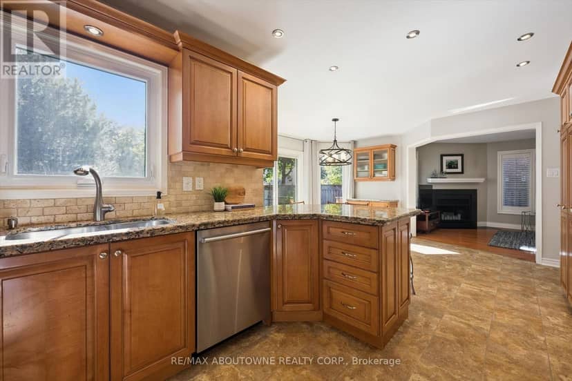 2086 Sprucedale Drive — photo 13 of 40