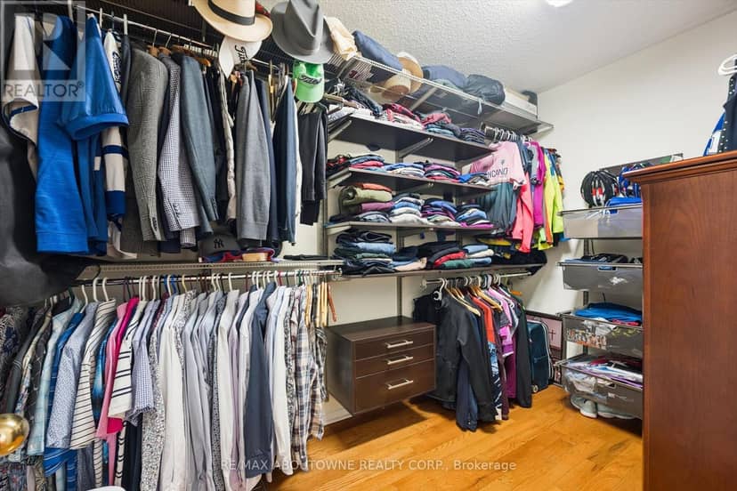 2086 Sprucedale Drive — photo 24 of 40