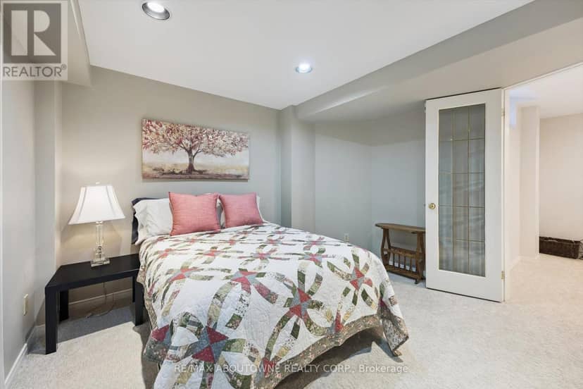 2086 Sprucedale Drive — photo 34 of 40
