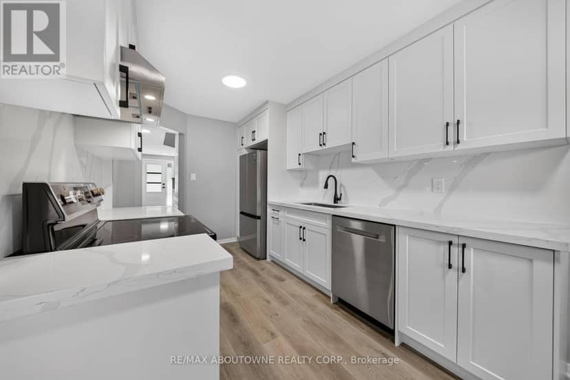 4353 Sawmill Valley Drive, Mississauga, photo 3