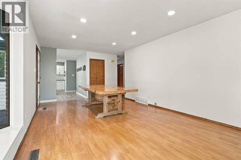 11107 94 Street — photo 16 of 35