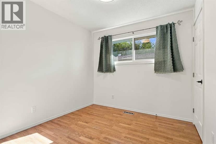 11107 94 Street — photo 21 of 35