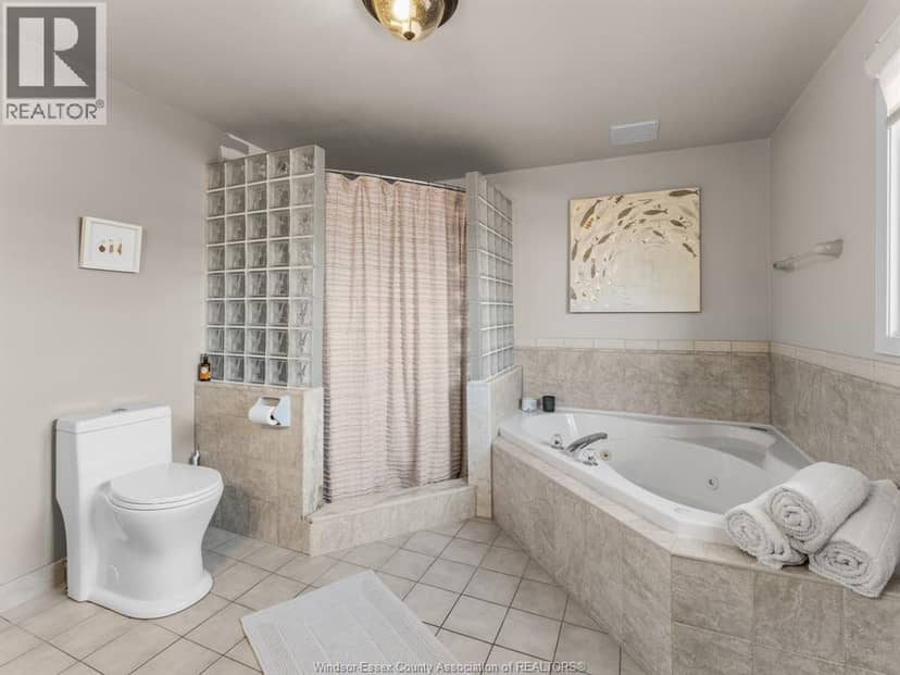1122 Heritage ROAD — photo 14 of 40