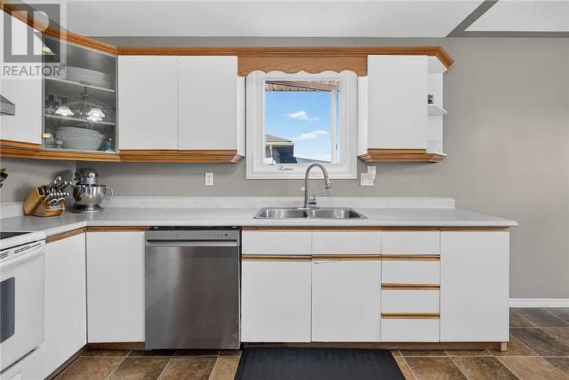 3358 Percy Street — photo 13 of 40