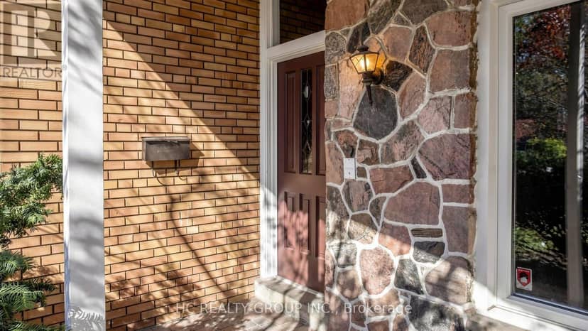 52 Dukinfield Crescent — photo 19 of 22
