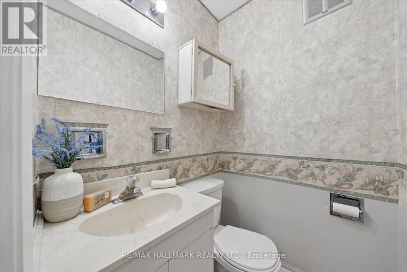 69 - 39 Camelot Way — photo 17 of 40