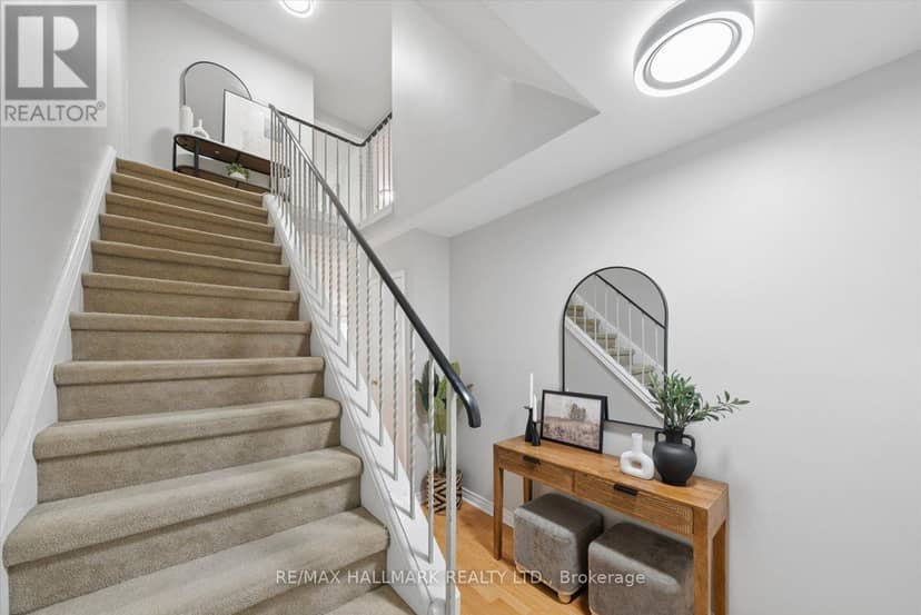 69 - 39 Camelot Way — photo 18 of 40