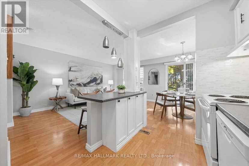69 - 39 Camelot Way — photo 14 of 40