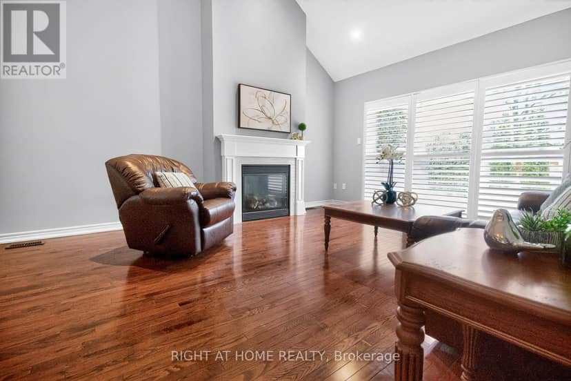 145 Louisbourg Way — photo 1 of 40