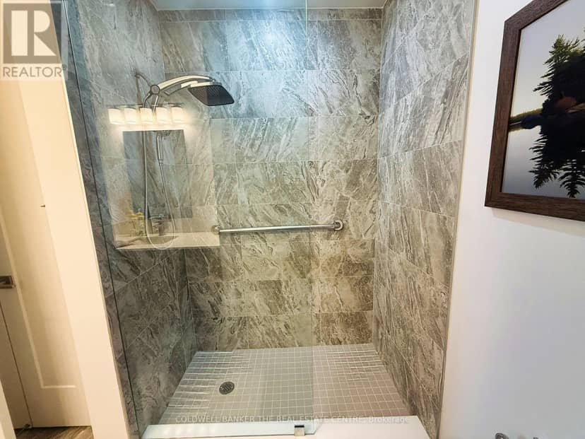 420 - 1 Hume Street — photo 12 of 30