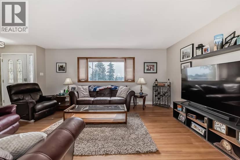 7827 Fairmount Drive SE, Calgary, photo 4