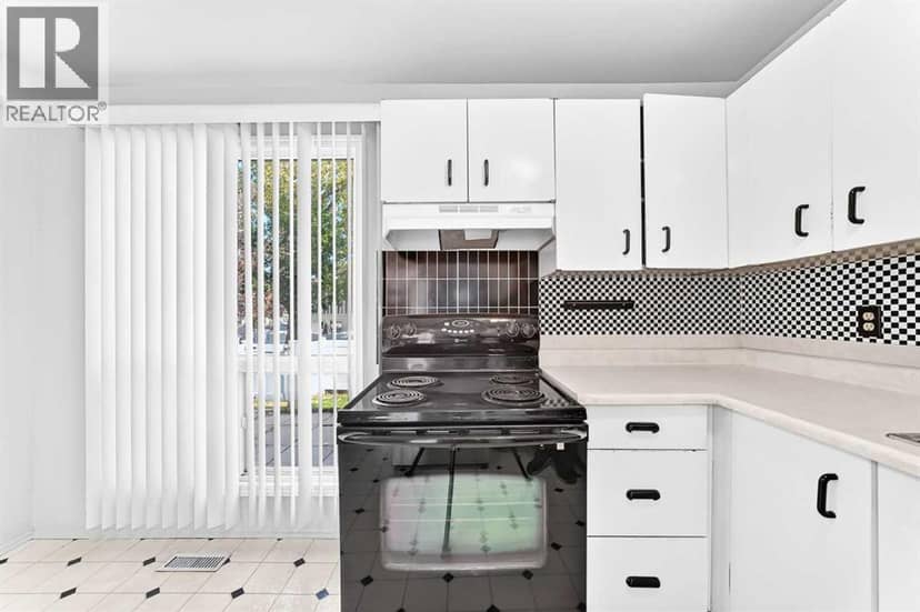 410 Brae Glen Crescent SW — photo 12 of 40