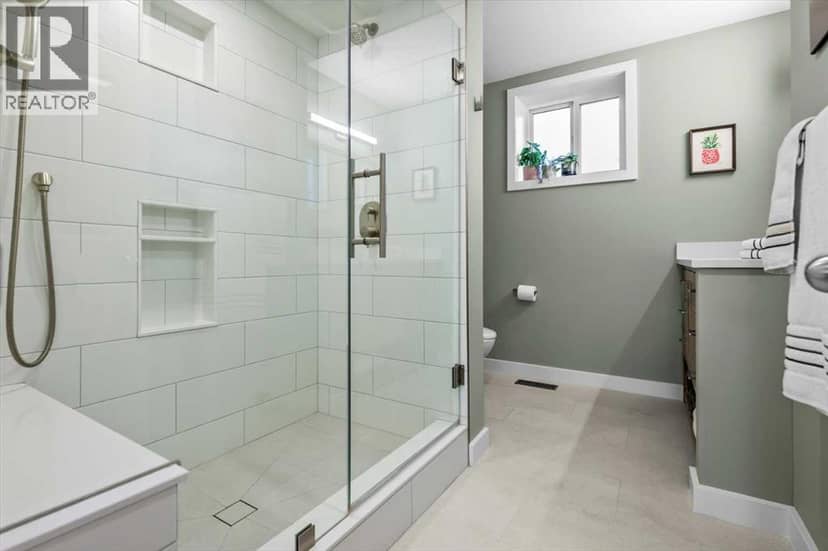6526 Laurentian Way SW — photo 25 of 40
